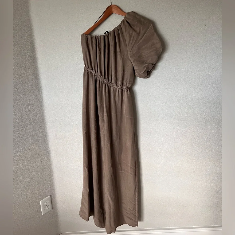MANGO One-Shoulder Asymmetrical Taupe Wide Leg Jumpsuit BNWT Size L - Picture 5 of 8